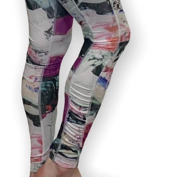 Lululemon high-waisted colourful leggings. Pockets and ruches on the sides - Picture 7 of 9